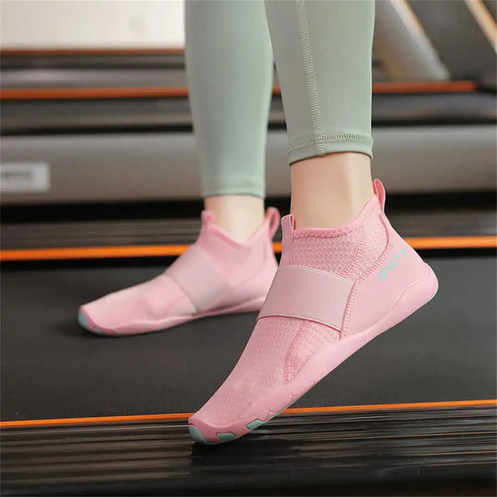 Işık Merhaba Üstleri Spor Ayak - Women Accessories Shop Name Ideas incelemesi ve fiyatı